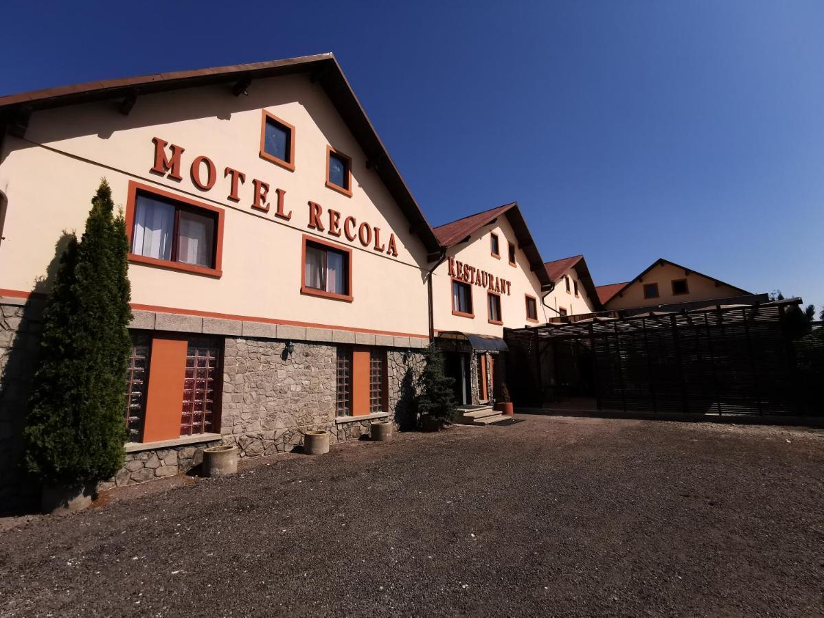 International Recola Motel Banesti Exterior photo